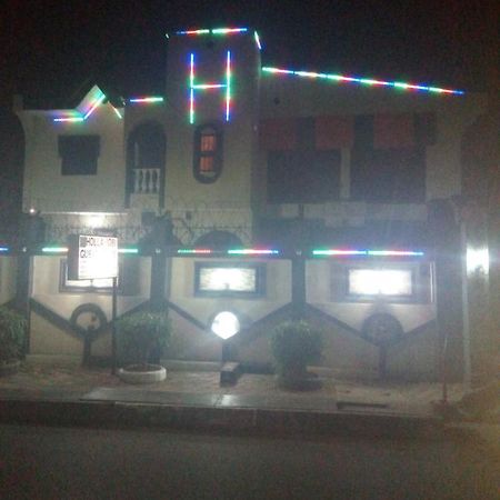 Holla-Jobi Guest House Лаґос Екстер'єр фото