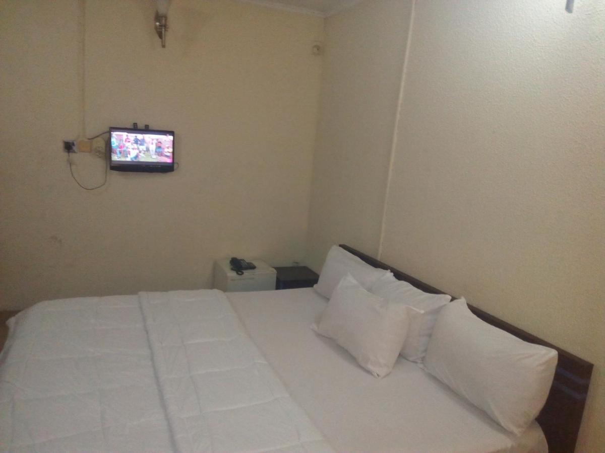 Holla-Jobi Guest House Лаґос Екстер'єр фото