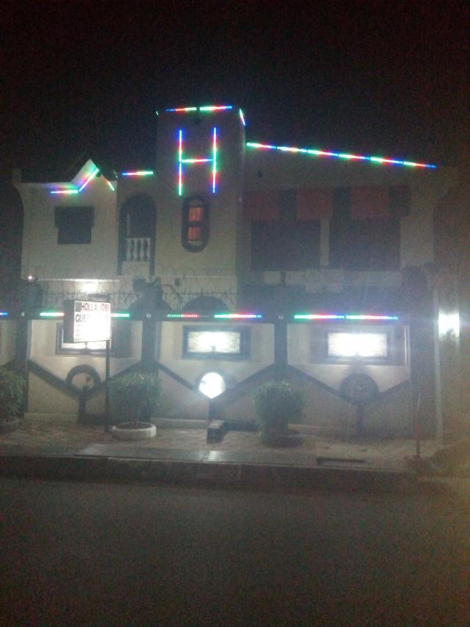 Holla-Jobi Guest House Лаґос Екстер'єр фото